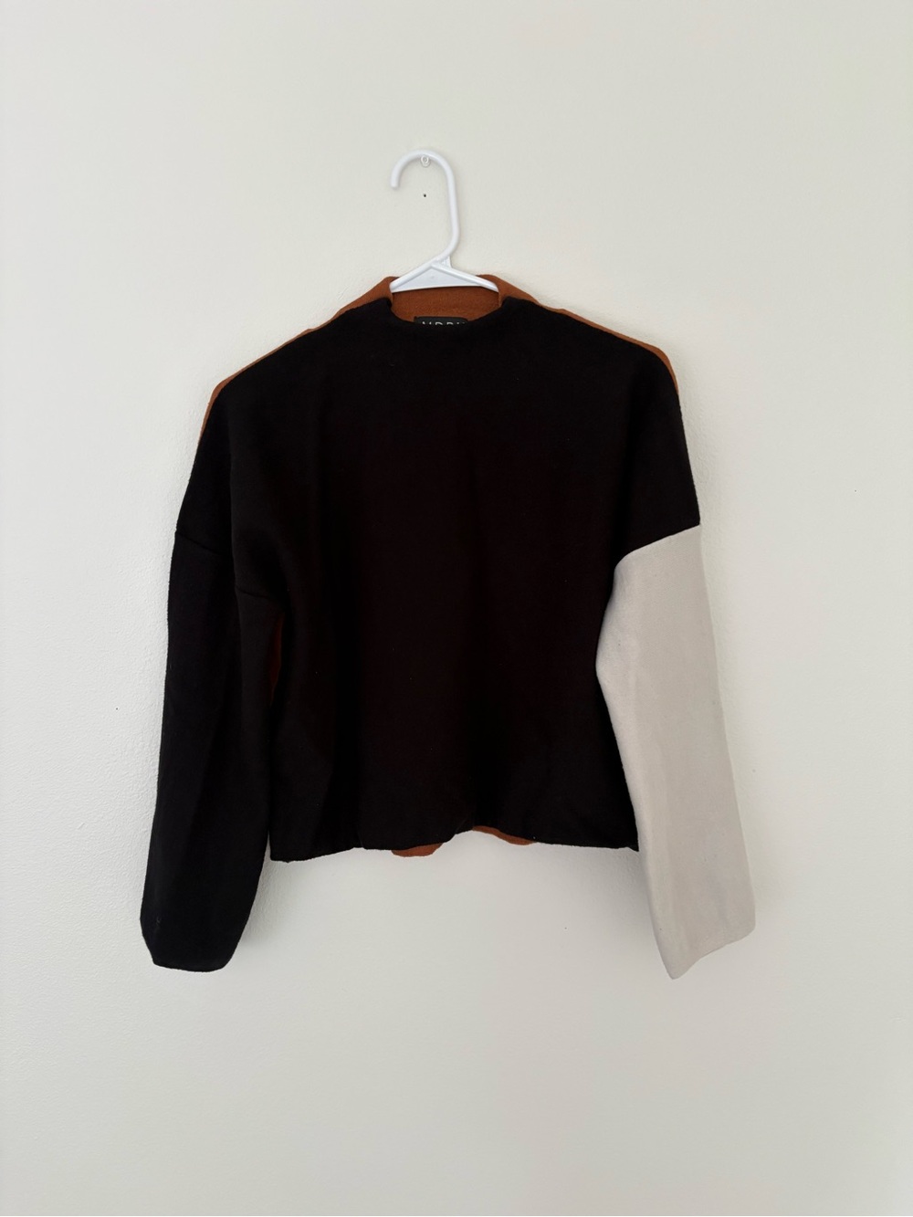 Modern Citizen Black Colorblock Women's Sweater with Cream Balloon Sleeves SMALL